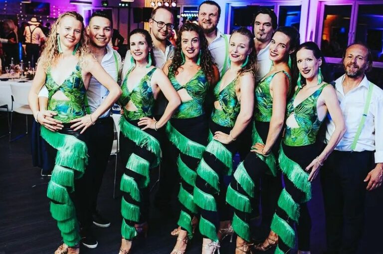 Read more about the article Salsa Club Lahr: Show beim Stadtfest auf dem Schlossplatz